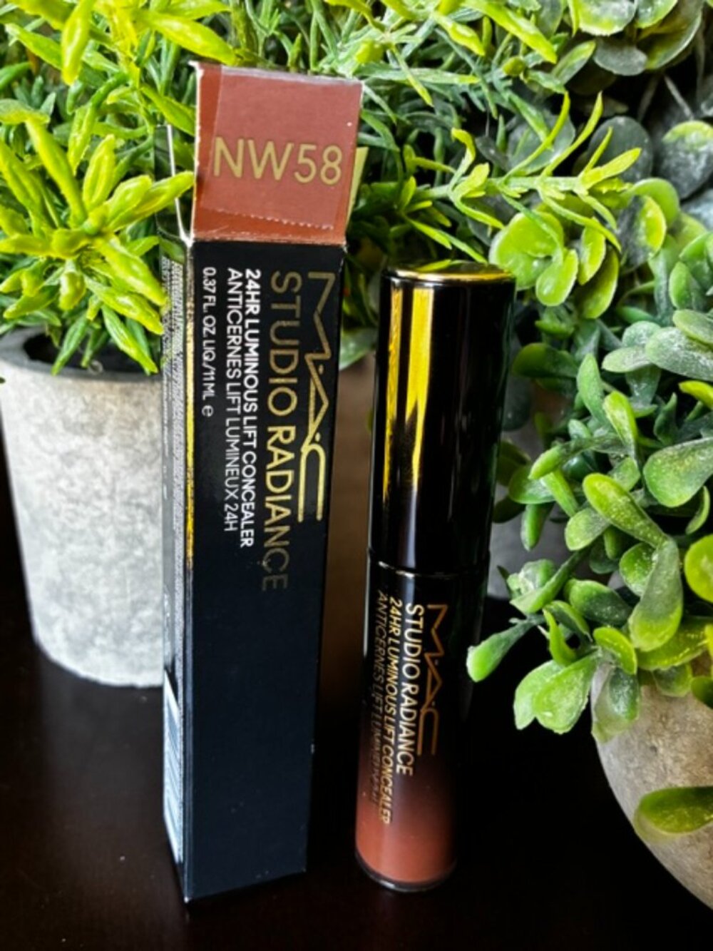Brand New MAC Studio Radiance 24hr Luminous Lift Concealer NW58